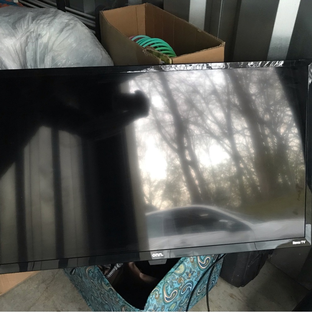 Tv - Picture 2 of 2